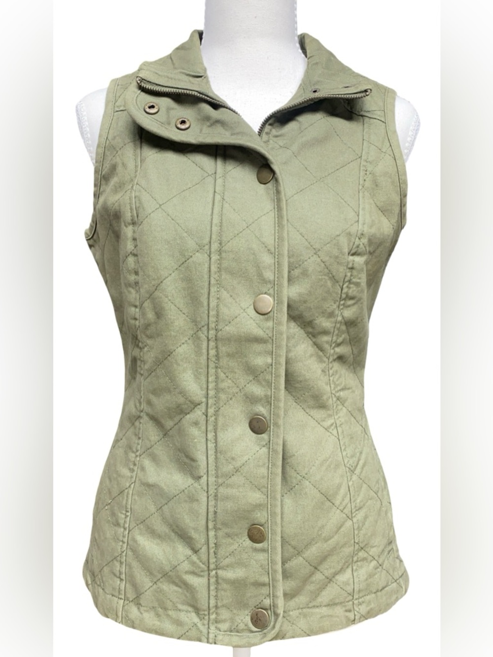 Magellan Outdoors Quilted Women’s Small Green Snap Zip Utility Lightweight Vest